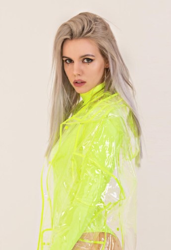 Исполнитель Liza Evans