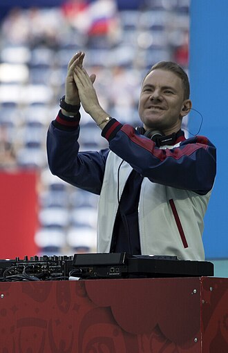 Исполнитель DJ Smash